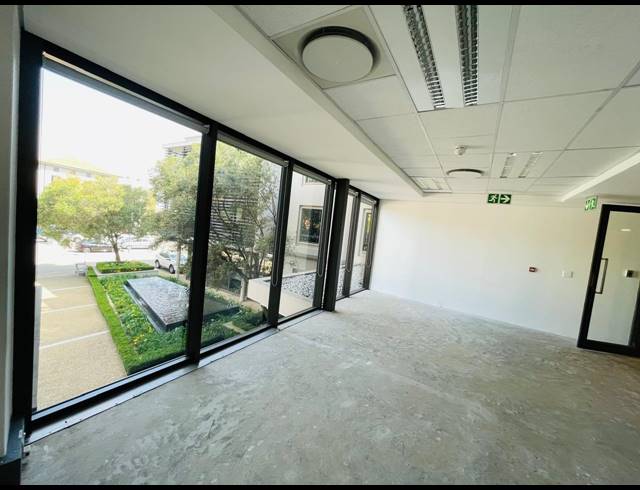 331M² OFFICE TO LET IN FOURWAYS